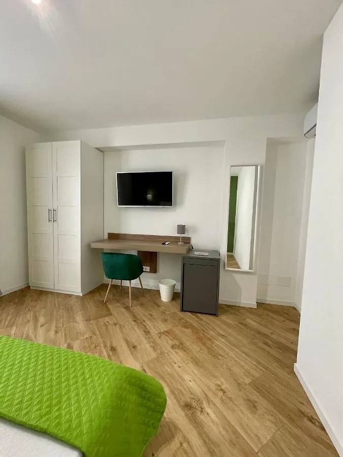 فندق مبيت وإفطار مارسالا Albaria Rooms-Apartments إيطاليا